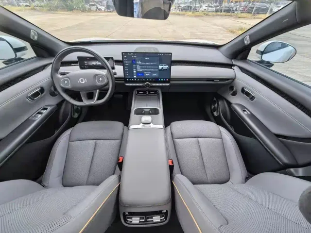 Changan Qiyuan A06 — Фото автомобиля 8