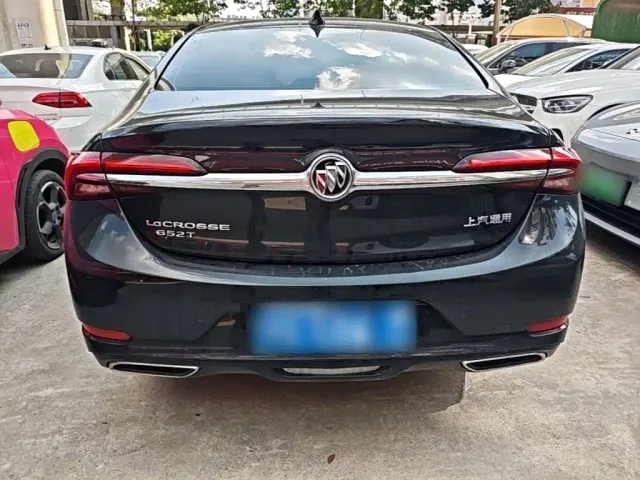 Buick LaCrosse — Фото автомобиля 5