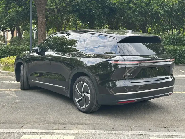 Nio ES8 — Фото автомобиля 4