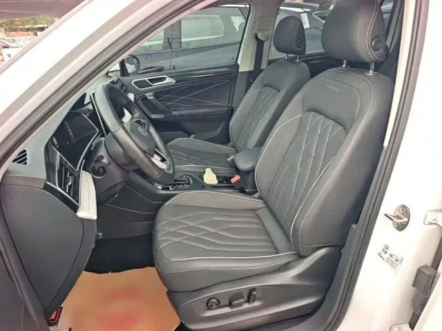 Volkswagen Tiguan L PHEV — Фото автомобиля 14