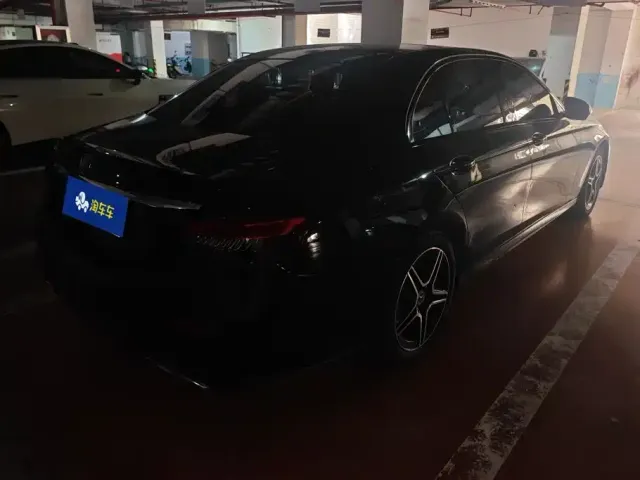 Mercedes-Benz E-Class — Фото автомобиля 3