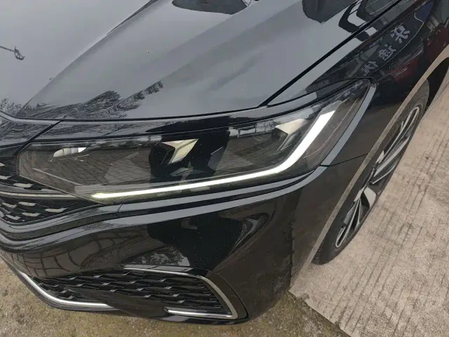 Volkswagen Passat — Фото автомобиля 17