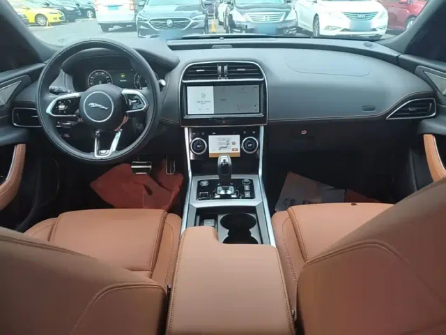 Jaguar XEL — Фото автомобиля 9