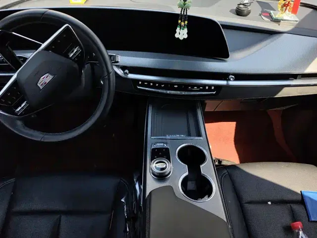 Cadillac XT5 — Фото автомобиля 15
