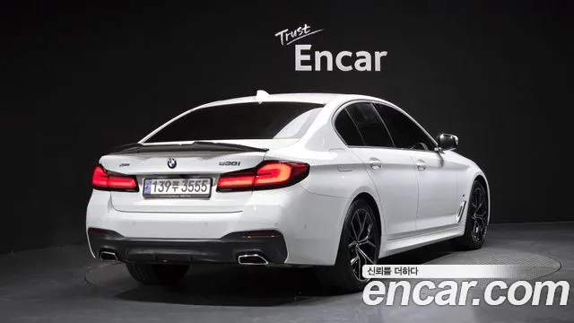 BMW 5-Series — Фото автомобиля 2