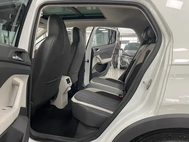 Volkswagen T-Cross — Фото автомобиля 6