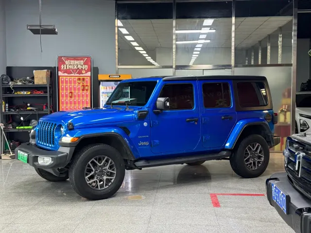 Jeep Wrangler 4xe — Фото автомобиля 12