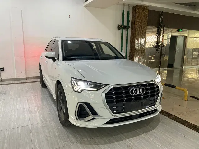 Audi Q3 — Фото автомобиля 3
