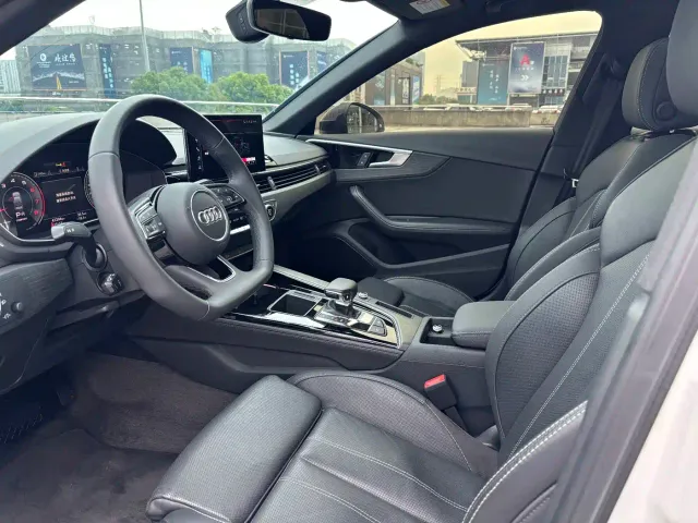 Audi A4L — Фото автомобиля 9