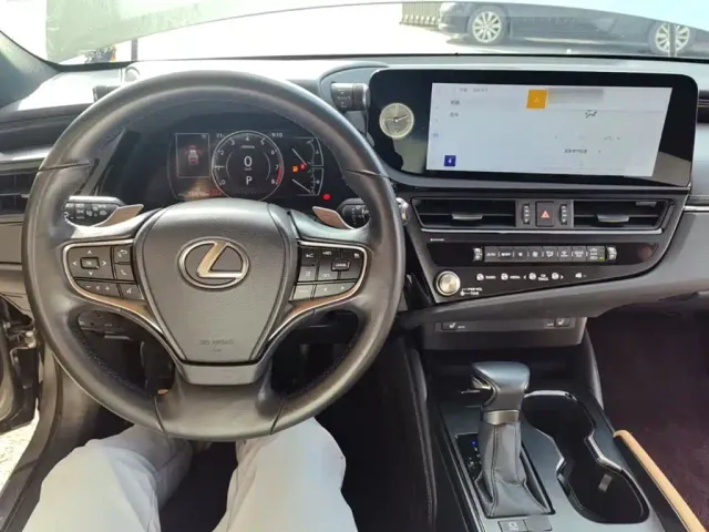 Lexus ES — Фото автомобиля 9