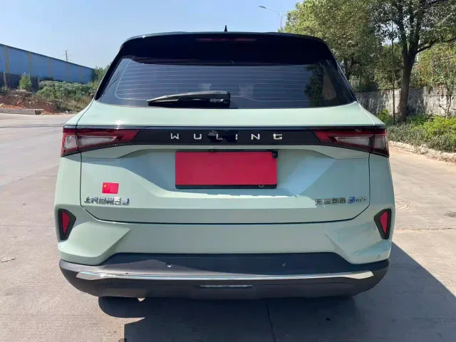 Wuling Asta — Фото автомобиля 7