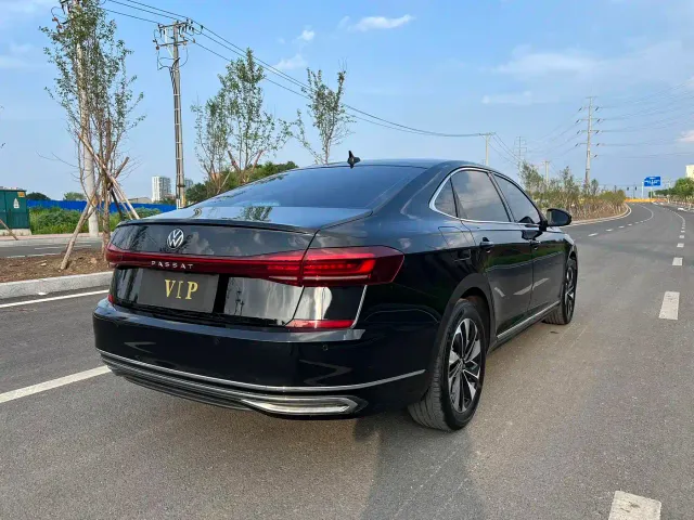 Volkswagen Passat — Фото автомобиля 6