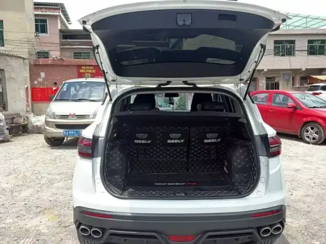 Geely Binyue — Фото автомобиля 4