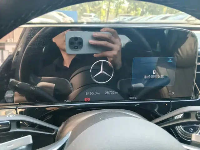 Mercedes-Benz E-Class — Фото автомобиля 4