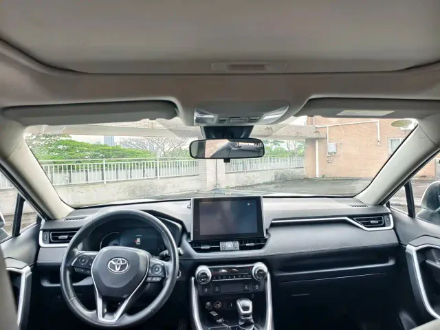 Toyota RAV4 — Фото автомобиля 11