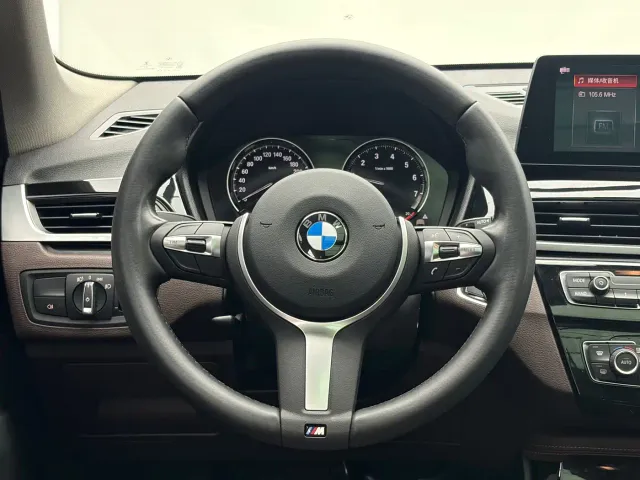 BMW X1 — Фото автомобиля 7