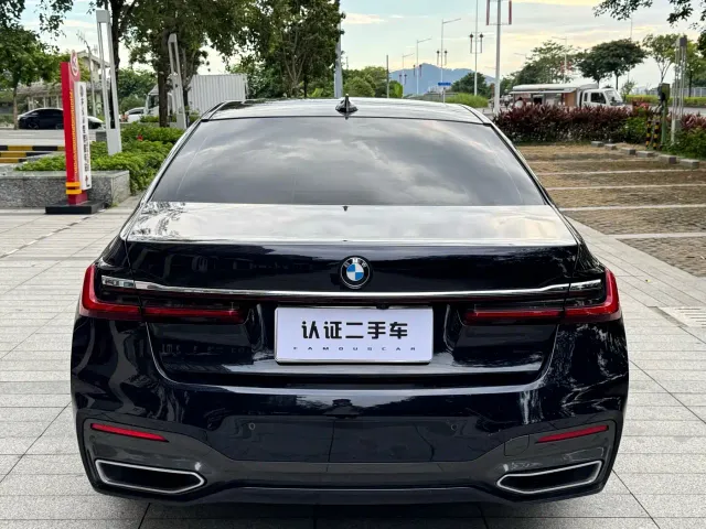 BMW 7 Series — Фото автомобиля 12