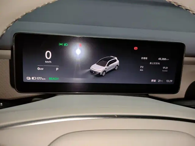 Leapmotor B10 — Фото автомобиля 15
