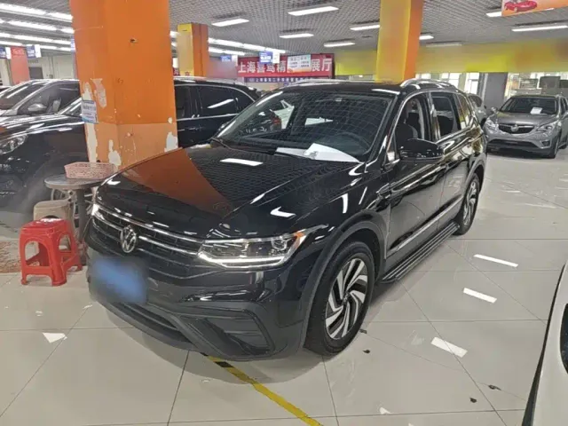 Фотография автомобиля — Volkswagen Tiguan L