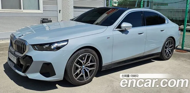 BMW 5 Series G60 — Фото автомобиля 9