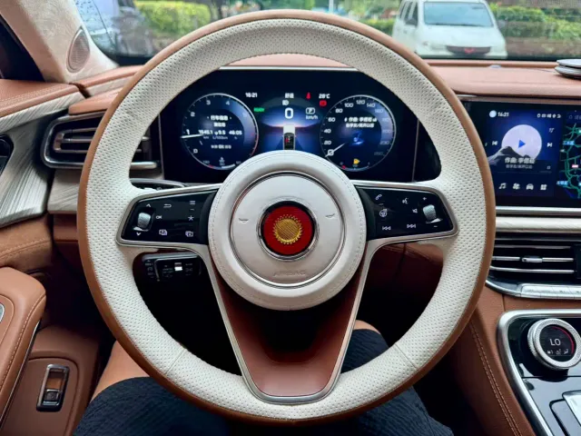 Hongqi H9 — Фото автомобиля 7