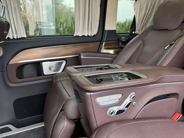 Mercedes-Benz V-Class — Фото автомобиля 8