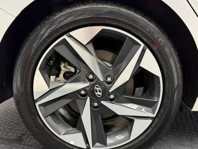 Hyundai Elantra — Фото автомобиля 7
