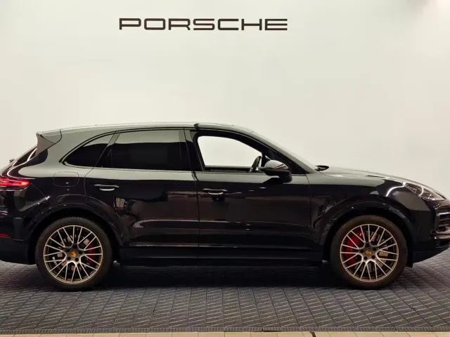 Porsche Cayenne — Фото автомобиля 4