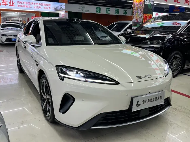 BYD Seal 07 DM-i — Фото автомобиля 3