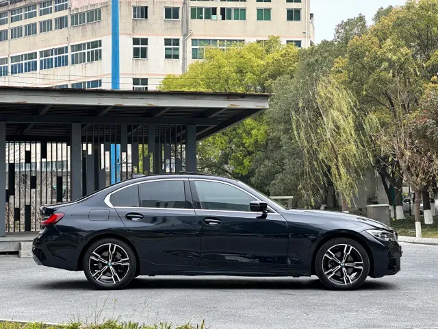 BMW 3 Series — Фото автомобиля 8