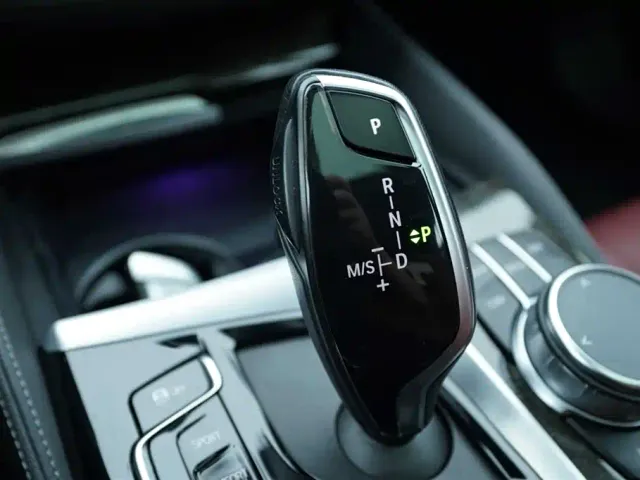 BMW 5 Series — Фото автомобиля 9