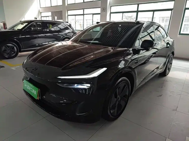 Фотография автомобиля — Onvo L60