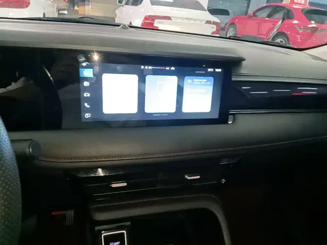 Roewe i5 — Фото автомобиля 12
