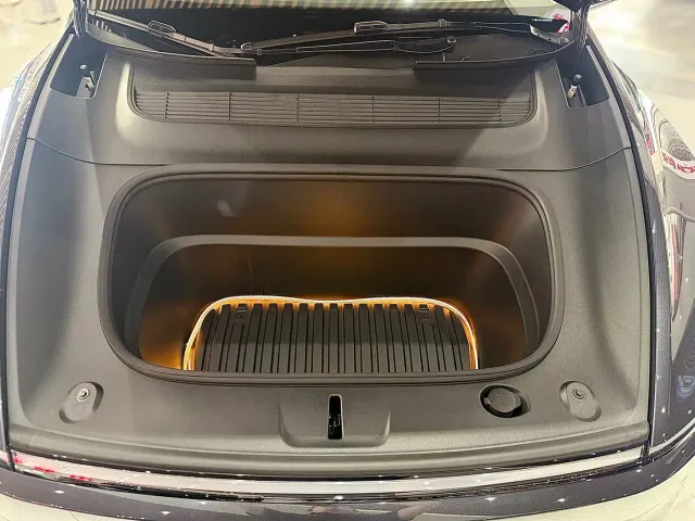 Tesla Model Y — Фото автомобиля 18