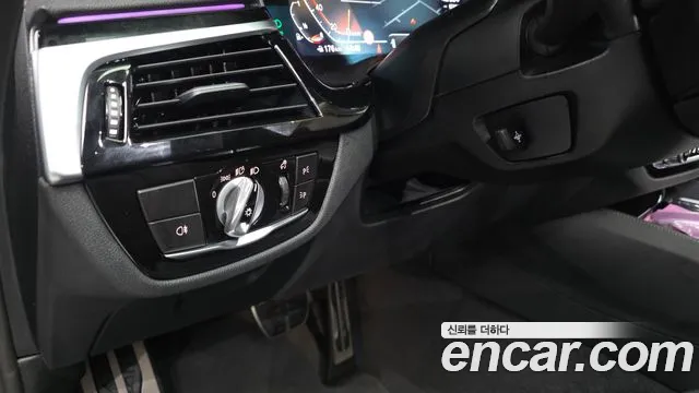 BMW 5 Series G30 — Фото автомобиля 29