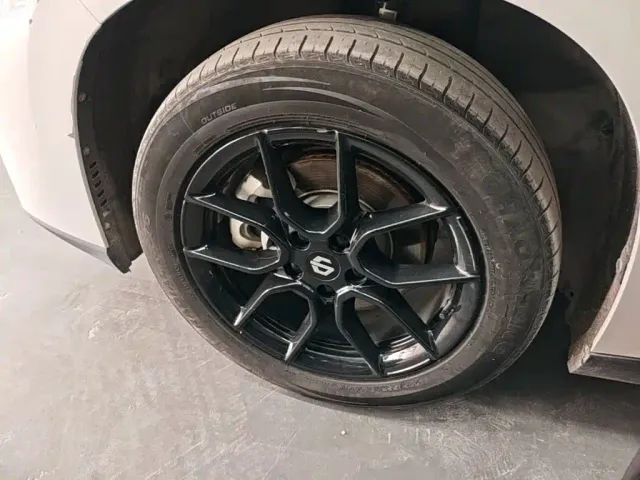 Leapmotor C10 — Фото автомобиля 24