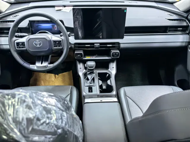 Toyota RAV4 — Фото автомобиля 12