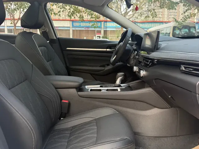 Nissan Teana — Фото автомобиля 15