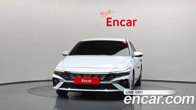 Hyundai Avante CN7 — Фото автомобиля 3