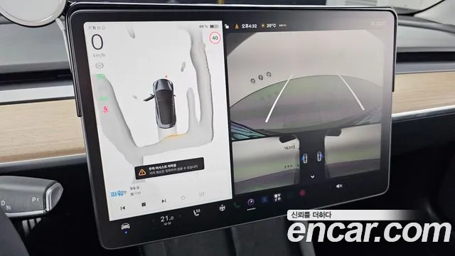 Tesla Model 3 — Фото автомобиля 15