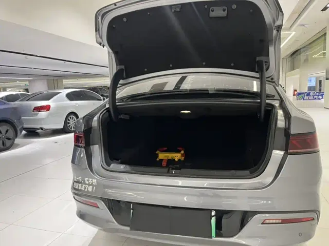 BYD Qin PLUS — Фото автомобиля 8