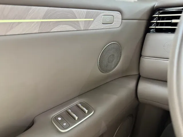 IM Motors LS6 — Фото автомобиля 18