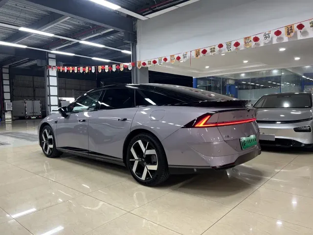 Xpeng P7+ — Фото автомобиля 6