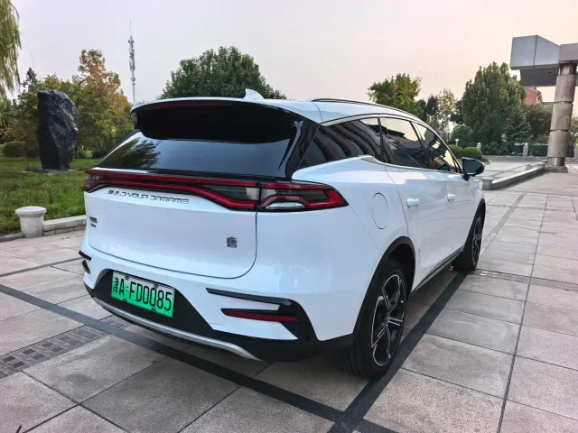 BYD Tang — Фото автомобиля 6