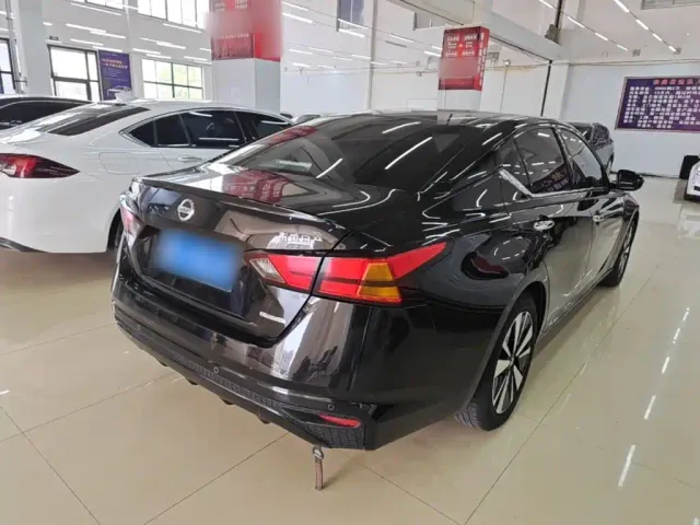 Nissan Teana — Фото автомобиля 6