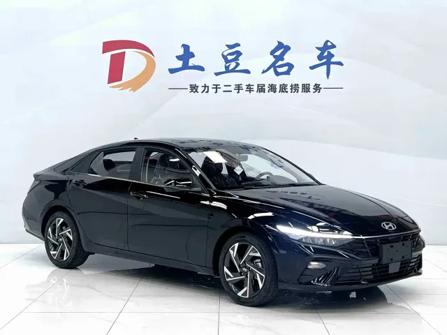 Hyundai Elantra — Фото автомобиля 3