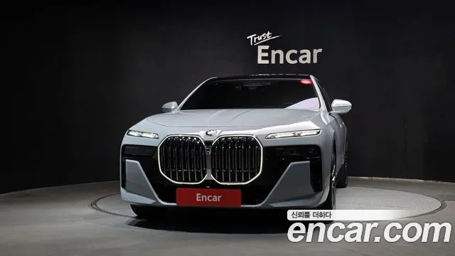 BMW 7 Series G70 — Фото автомобиля 3