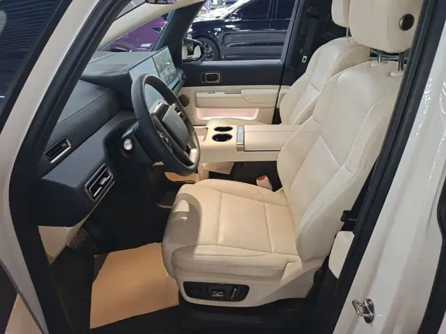Li Auto MEGA — Фото автомобиля 14