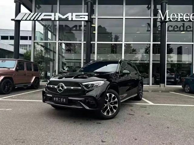 Фотография автомобиля — Mercedes-Benz GLC-Class