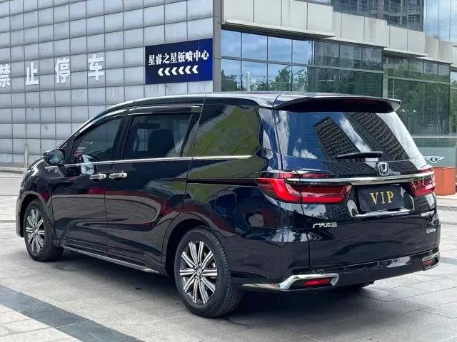 Honda Odyssey — Фото автомобиля 4
